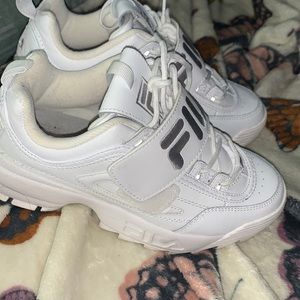 women’s FILA shoes- super clean